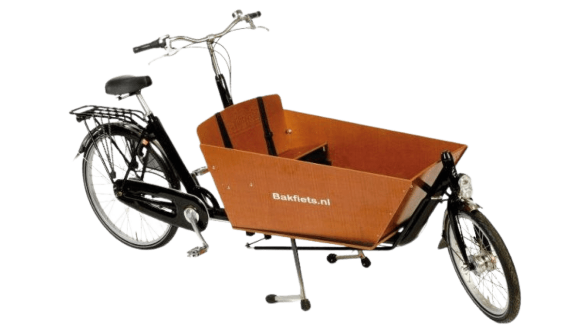Macbike Cargo Bike – Safe and Reliable for Family Rides in Amsterdam A robust Macbike cargo bike designed for easy steering, featuring a lightweight frame, CST tires, and a child-friendly bench with seatbelts.